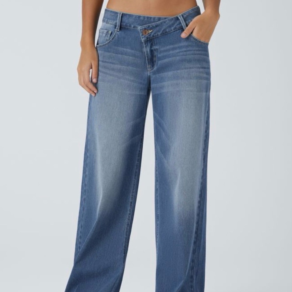 HALARA Medium Blue Wide Leg Jeans with Gold Stitching